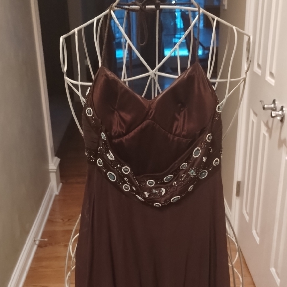 Elegant Brown Sue Wong 100% Silk Halter Dress - Picture 7 of 16